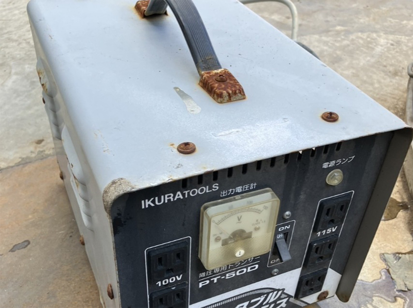 トランス(変圧器)